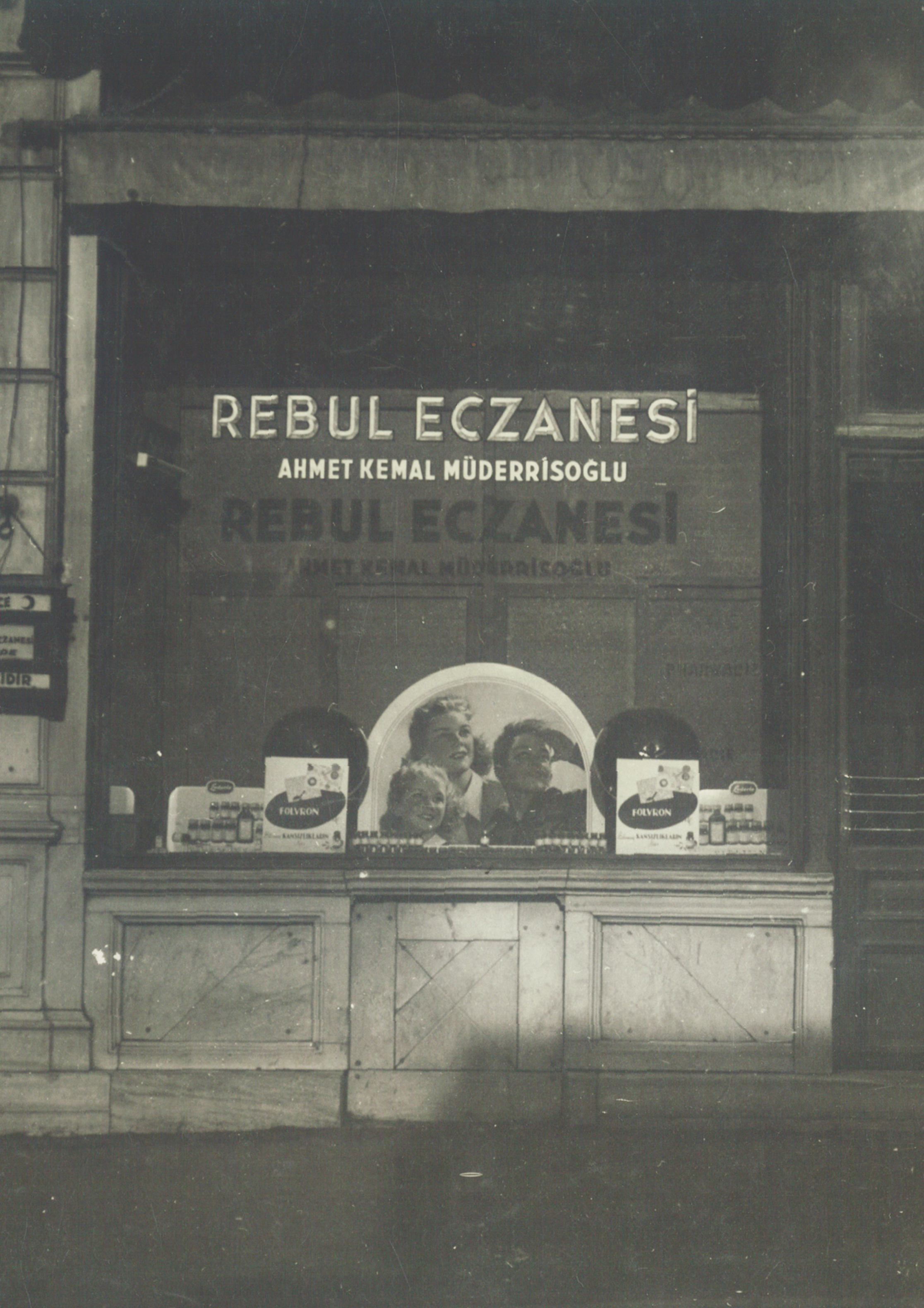 Oude apotheek Rebul in Istanbul - Atelier Rebul